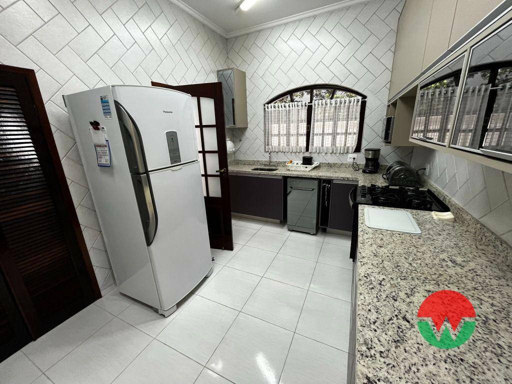 Casa de Condomínio à venda com 3 quartos, 280m² - Foto 2