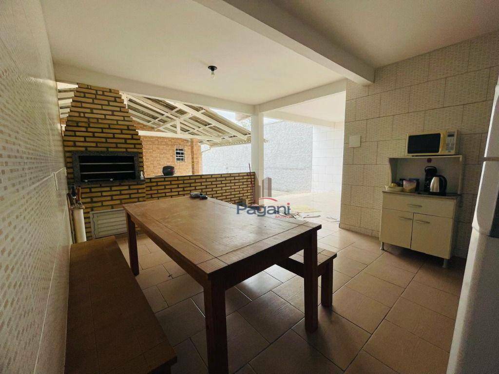 Casa à venda e aluguel com 3 quartos, 170m² - Foto 15