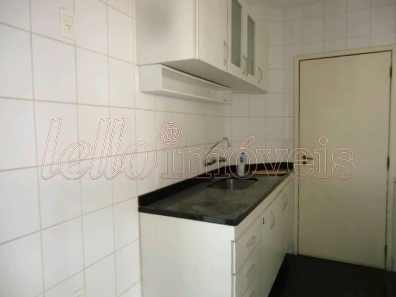 Apartamento para alugar com 3 quartos, 200m² - Foto 9