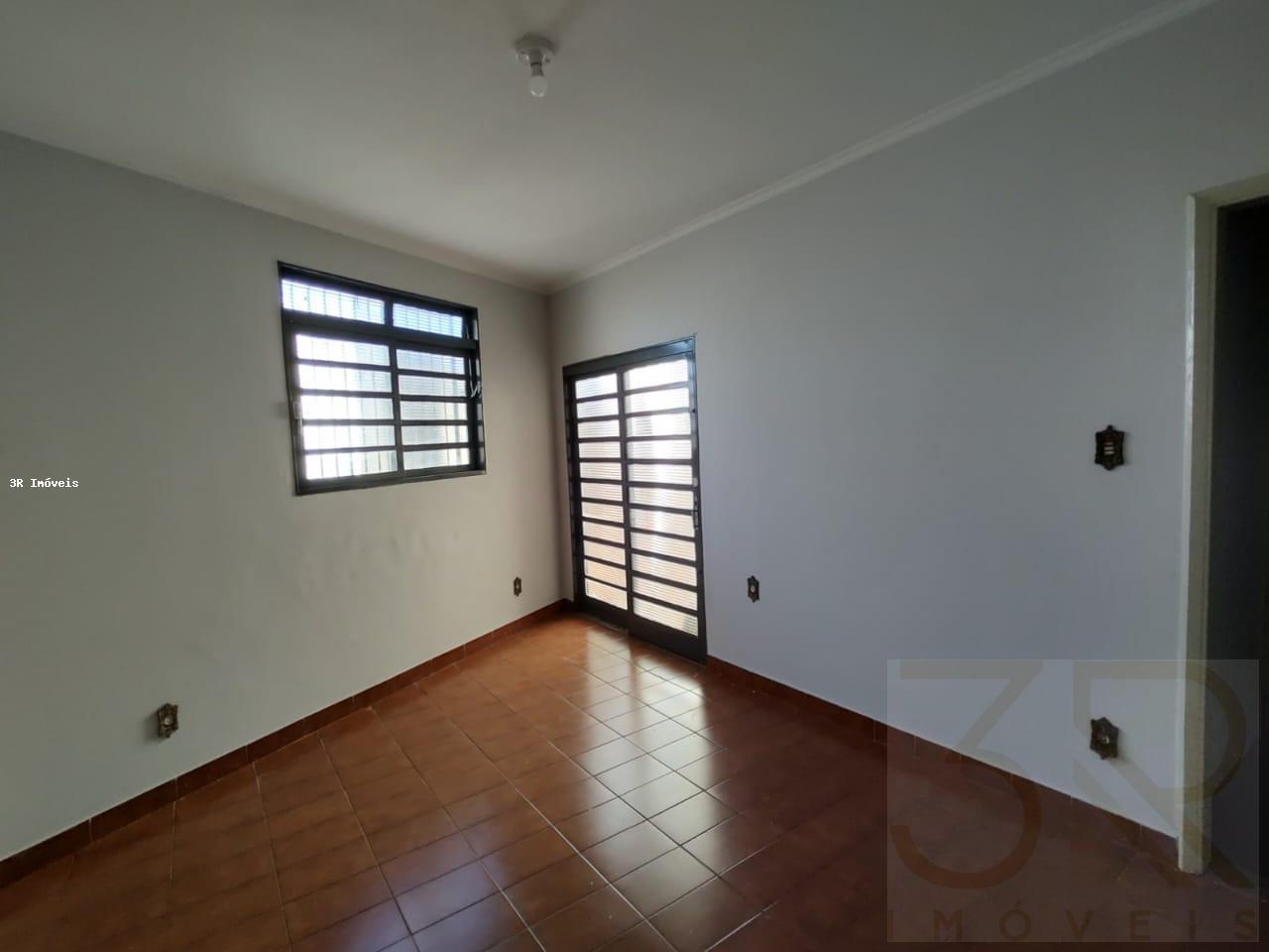 Casa à venda com 3 quartos, 222m² - Foto 8