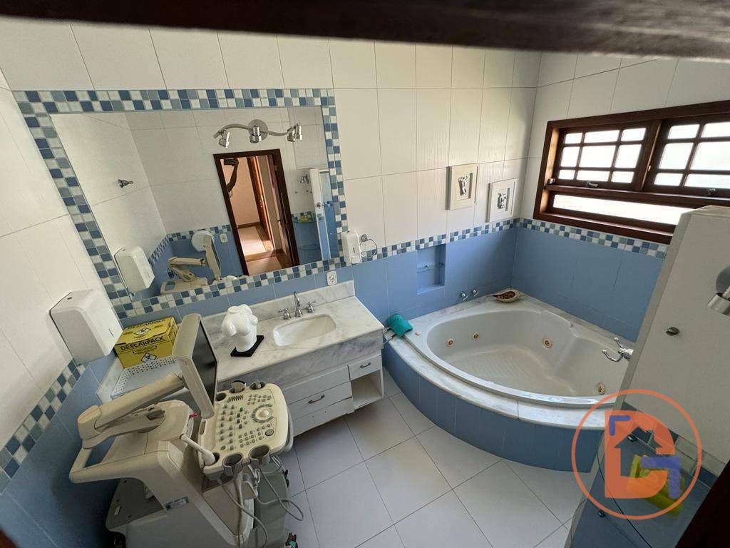 Casa à venda com 6 quartos, 294m² - Foto 25