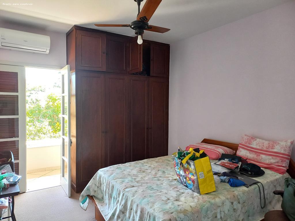 Casa à venda com 4 quartos, 1200m² - Foto 25