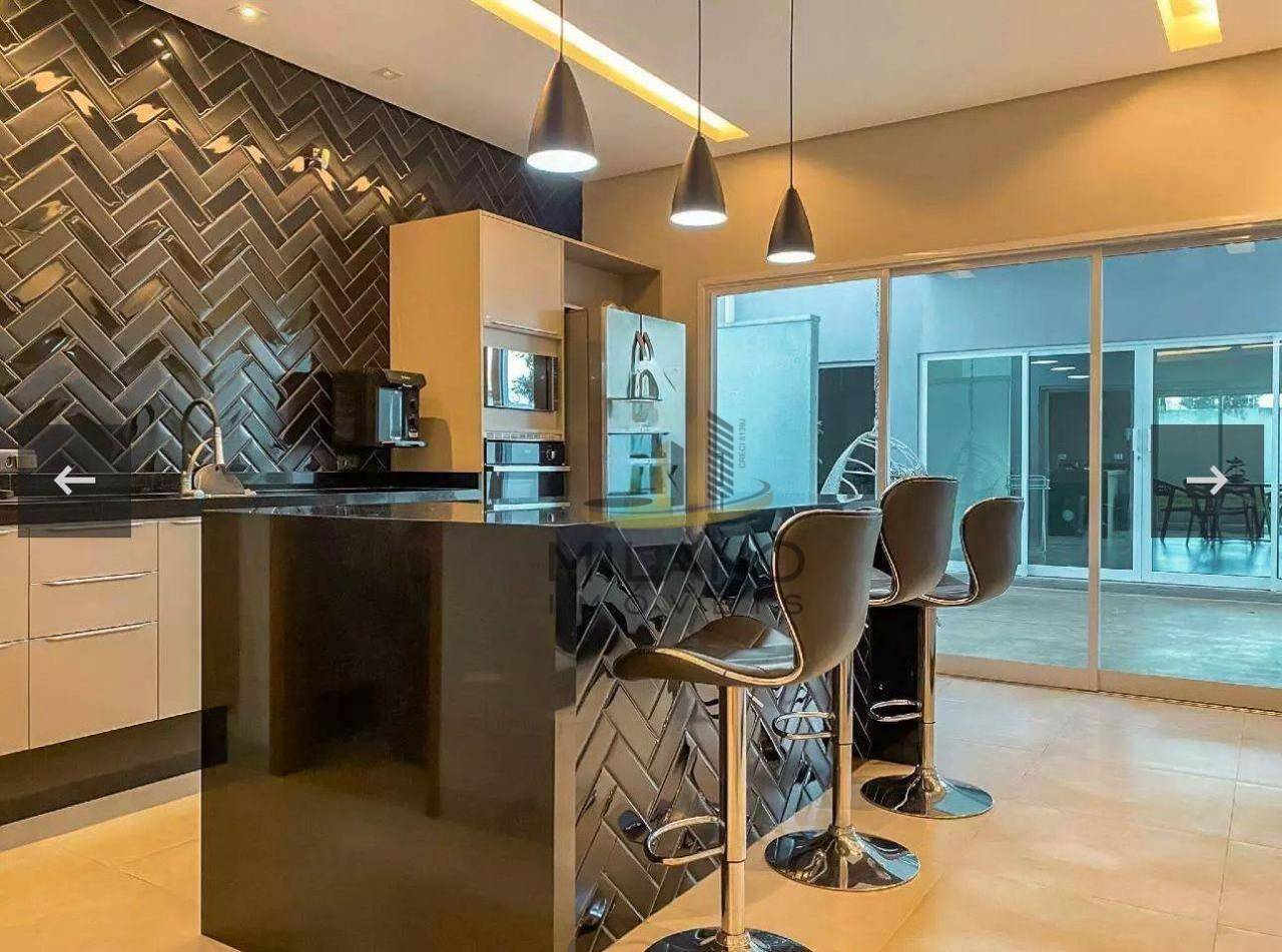 Casa, 3 quartos, 258 m² - Foto 1