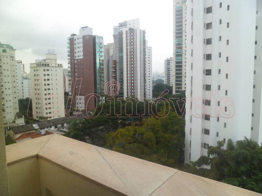 Apartamento para alugar com 3 quartos, 140m² - Foto 10