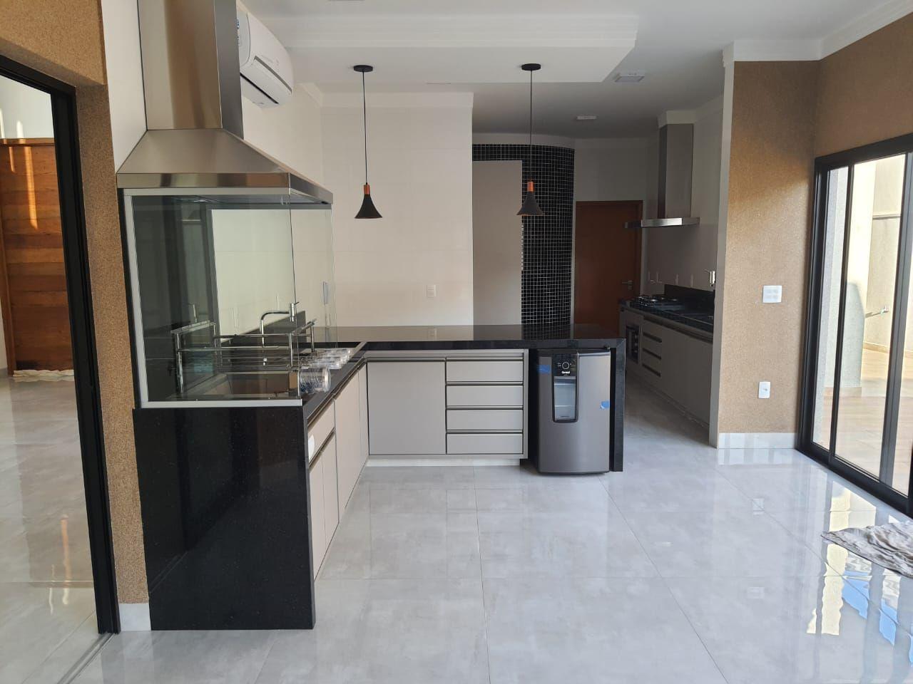 Casa à venda com 4 quartos, 265m² - Foto 6