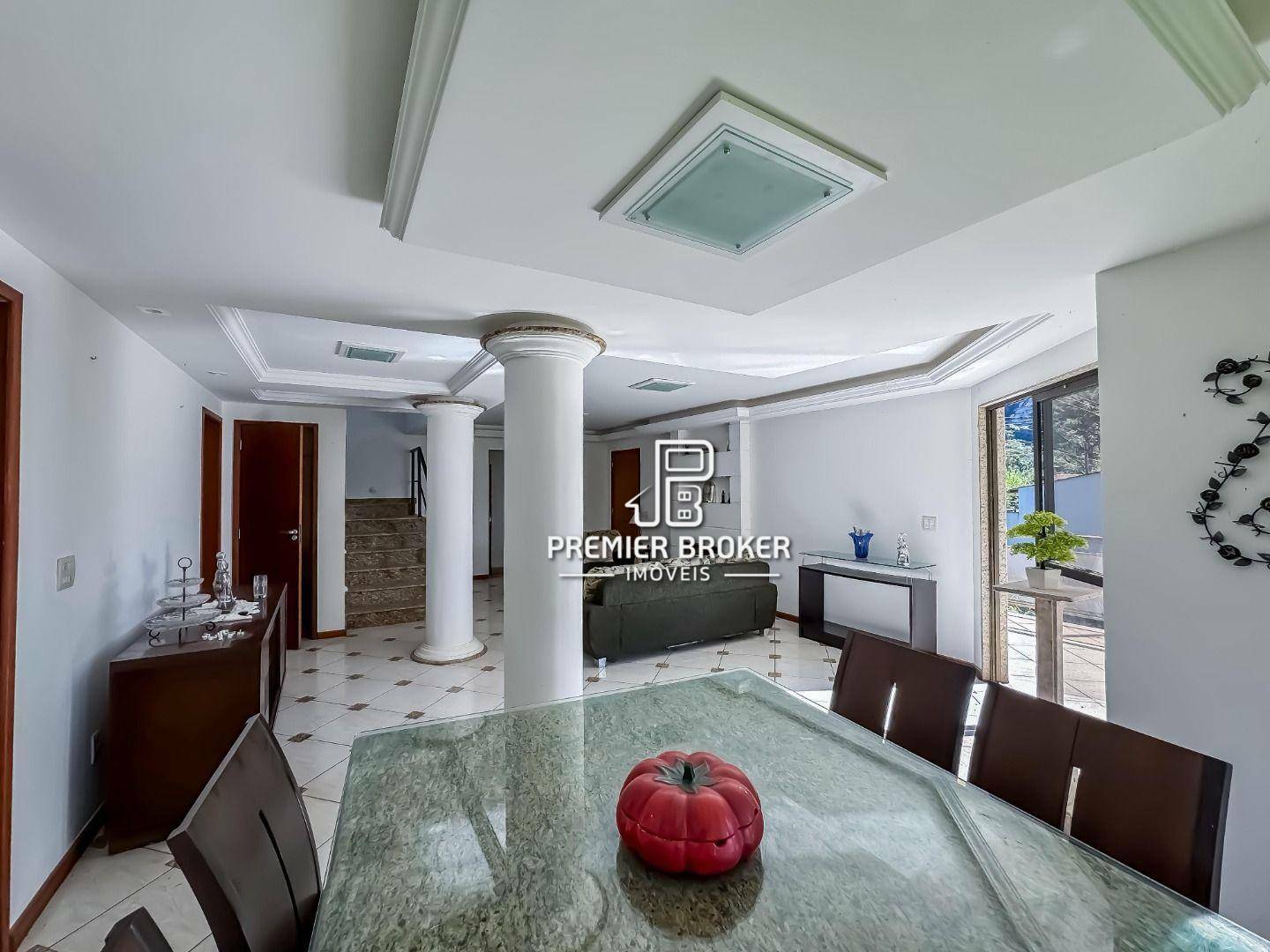 Casa de Condomínio à venda com 5 quartos, 213m² - Foto 3