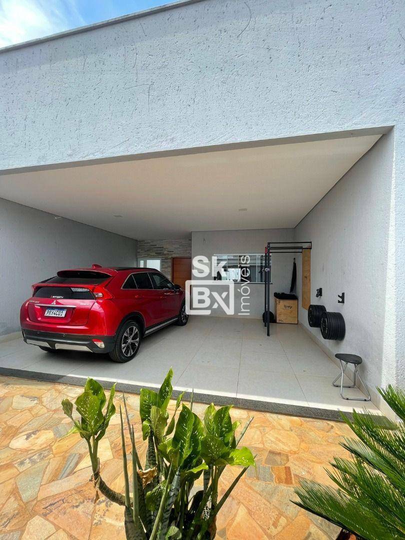 Casa à venda com 3 quartos, 230m² - Foto 2