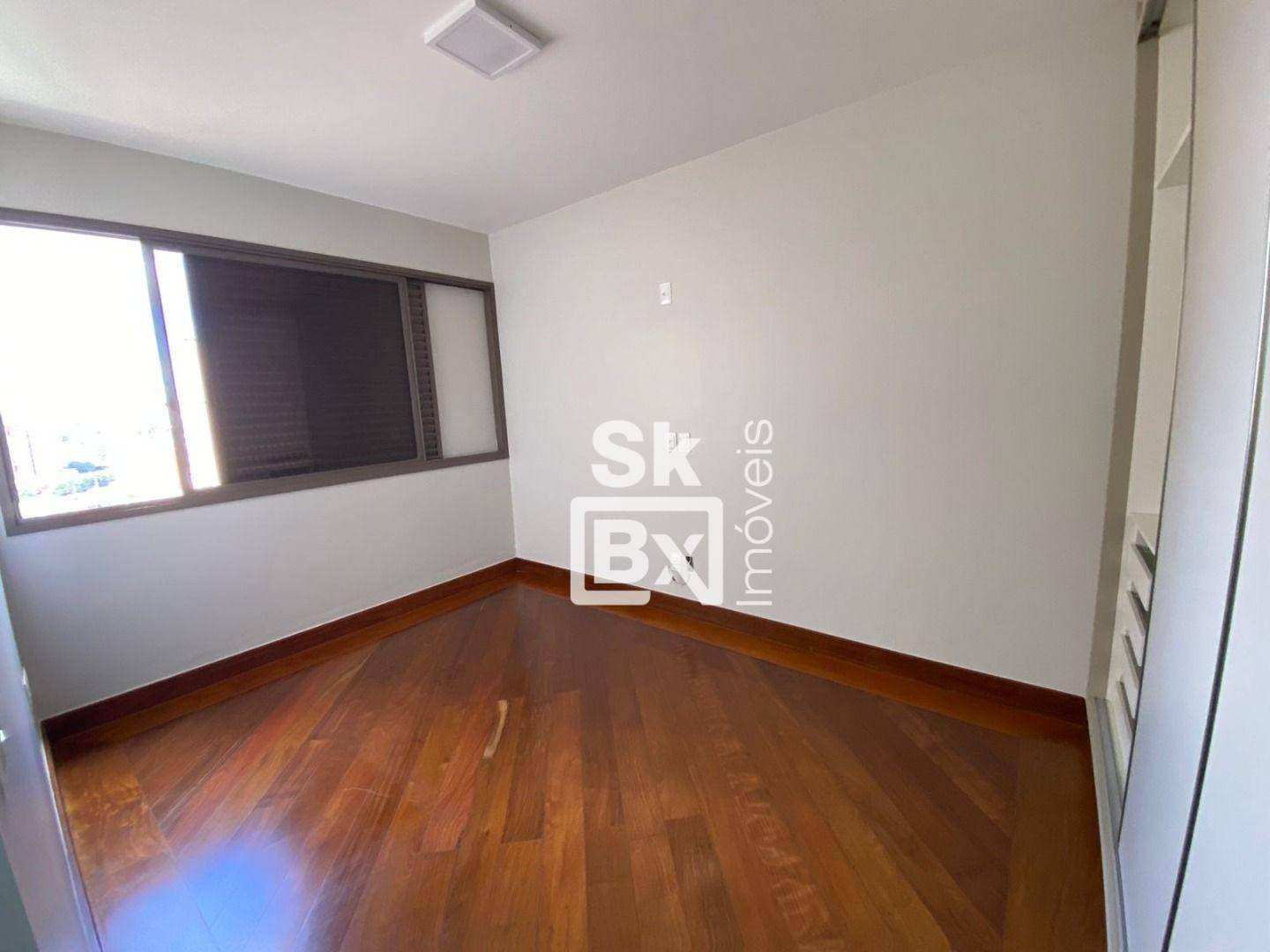 Apartamento à venda com 4 quartos, 271m² - Foto 13