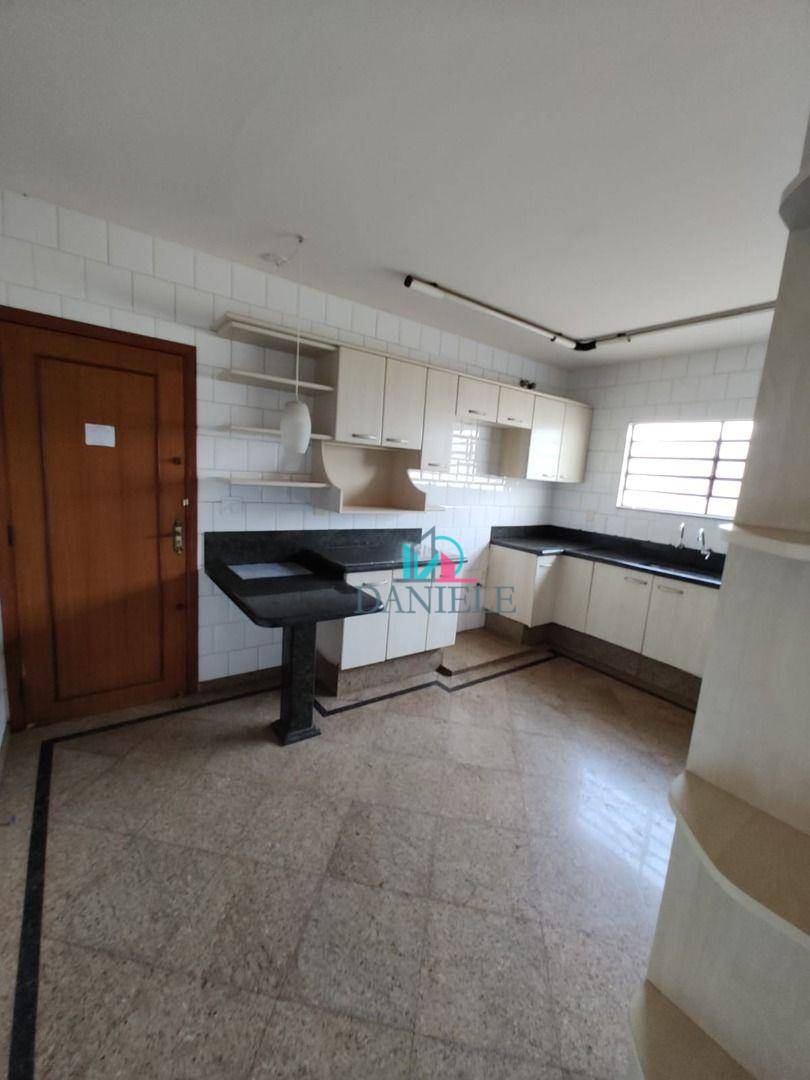 Casa à venda com 3 quartos, 265m² - Foto 17