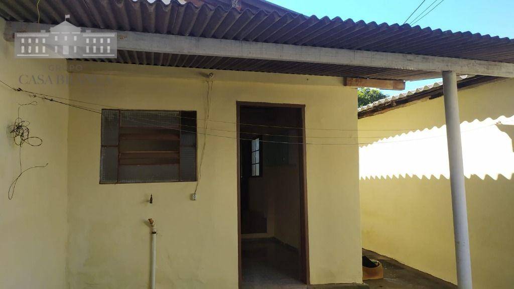 Casa à venda com 5 quartos, 130m² - Foto 35