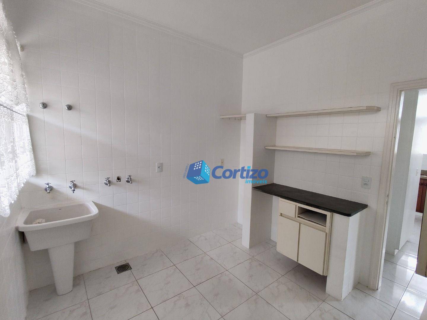 Casa à venda com 3 quartos, 280m² - Foto 9