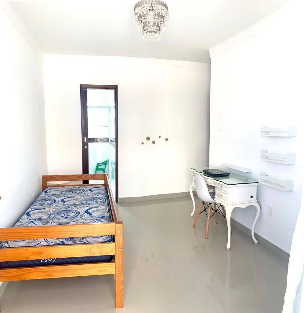 Casa de Condomínio para alugar com 4 quartos, 200m² - Foto 17