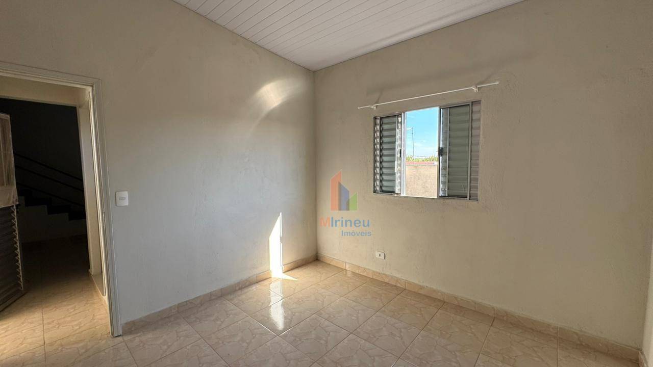 Casa para alugar com 5 quartos, 200m² - Foto 27