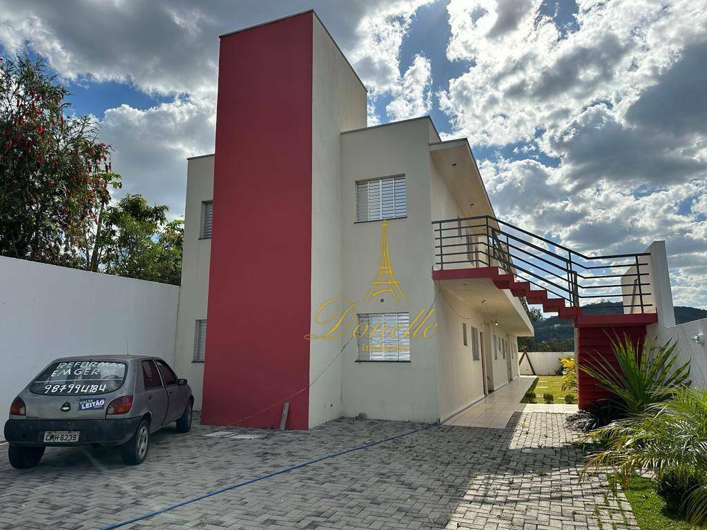 Casa à venda com 2 quartos, 55m² - Foto 1