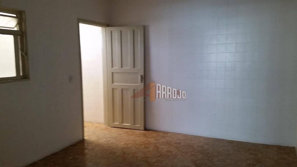 Casa para alugar com 2 quartos, 78m² - Foto 10