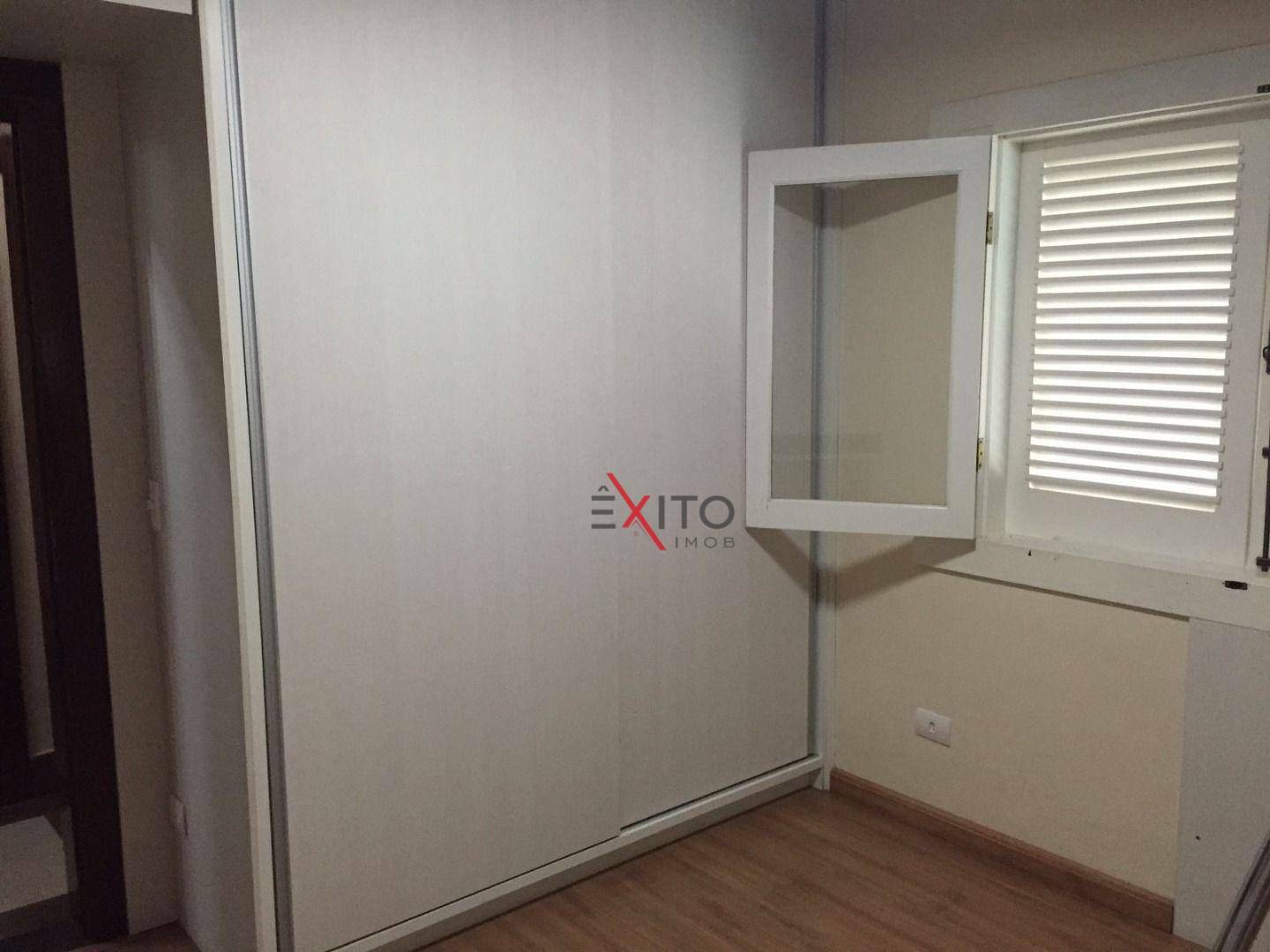 Casa de Condomínio à venda com 3 quartos, 249m² - Foto 9