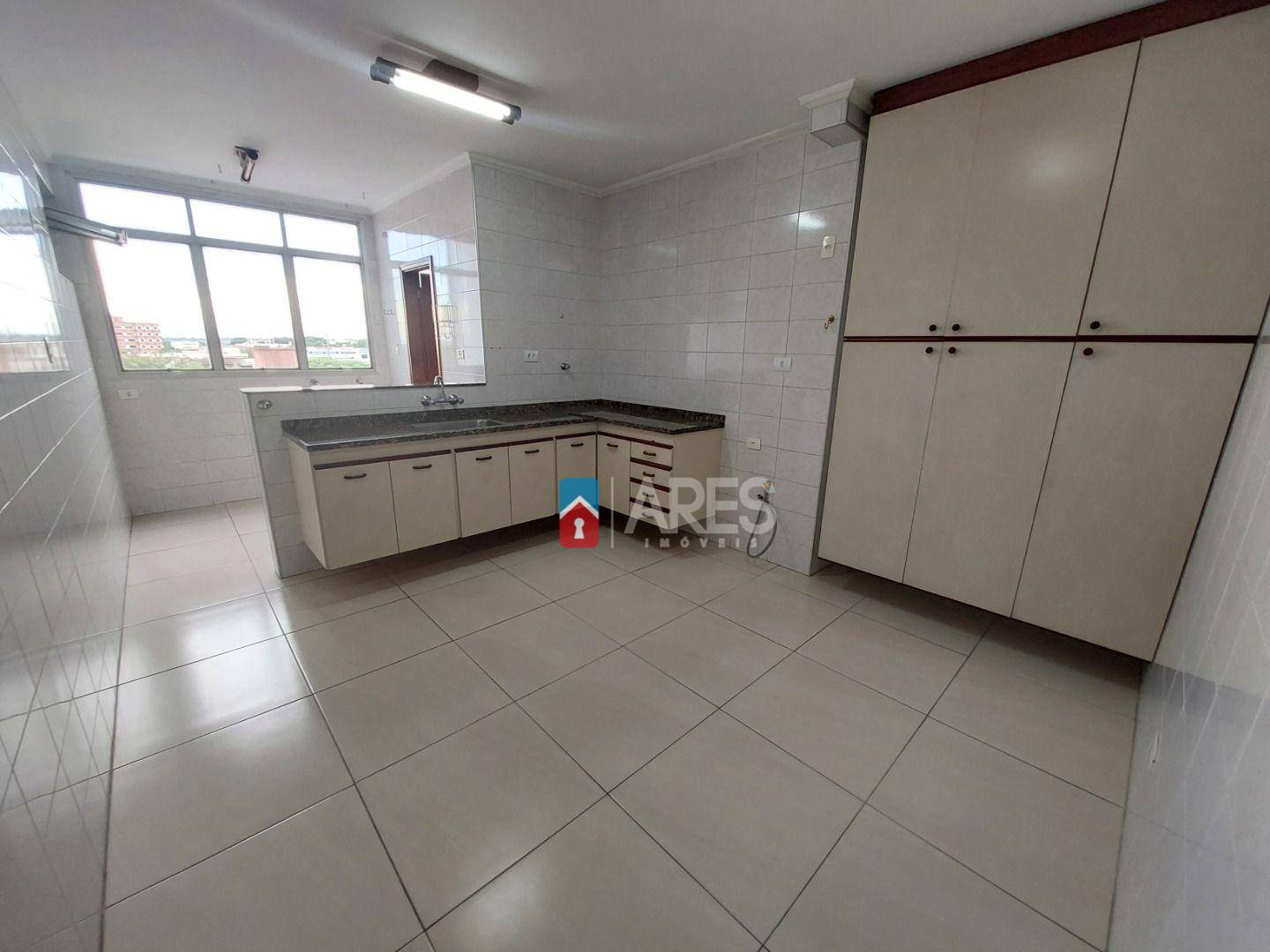 Apartamento à venda com 3 quartos, 93m² - Foto 3