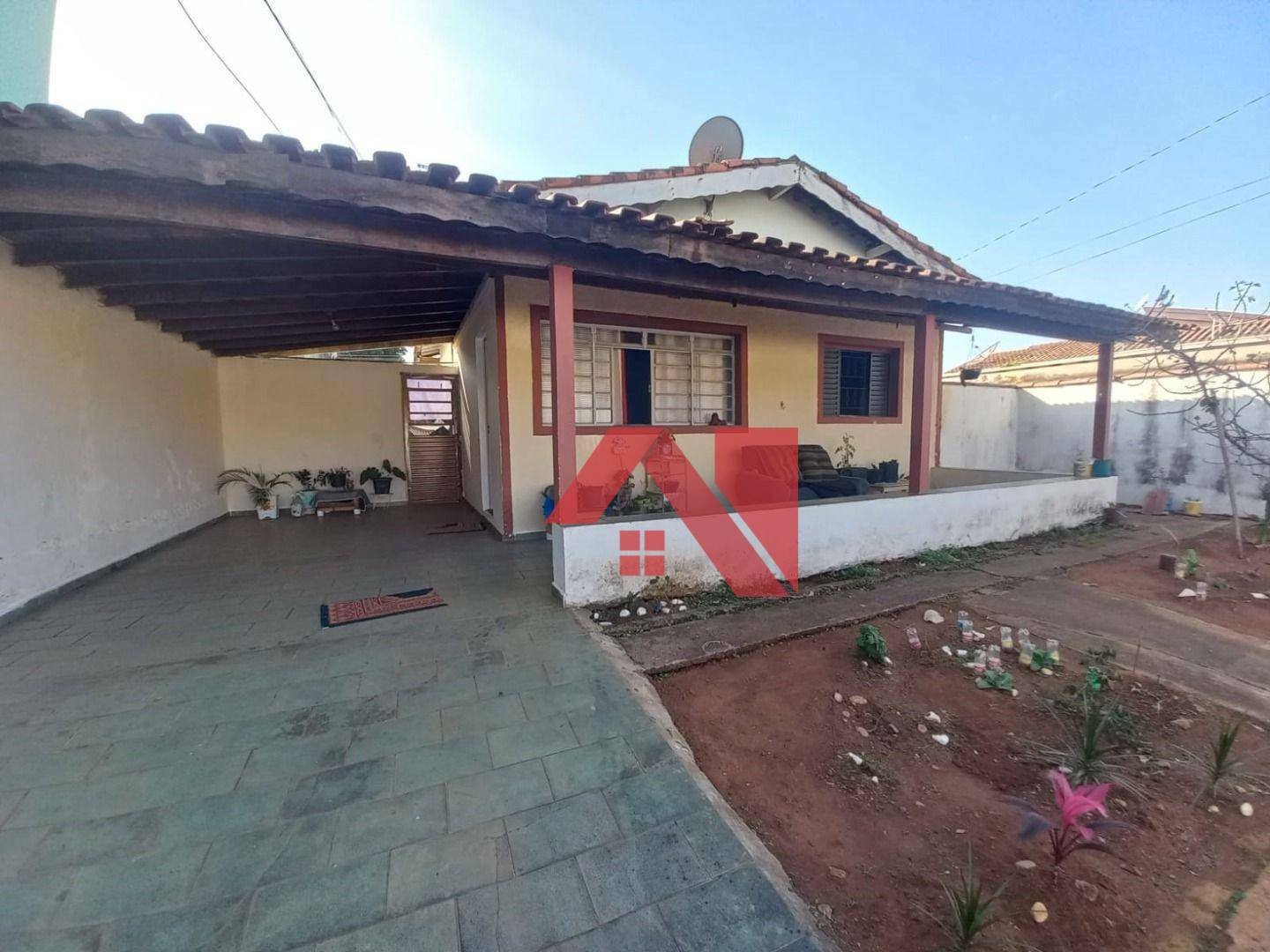 Casa à venda com 2 quartos, 90m² - Foto 1