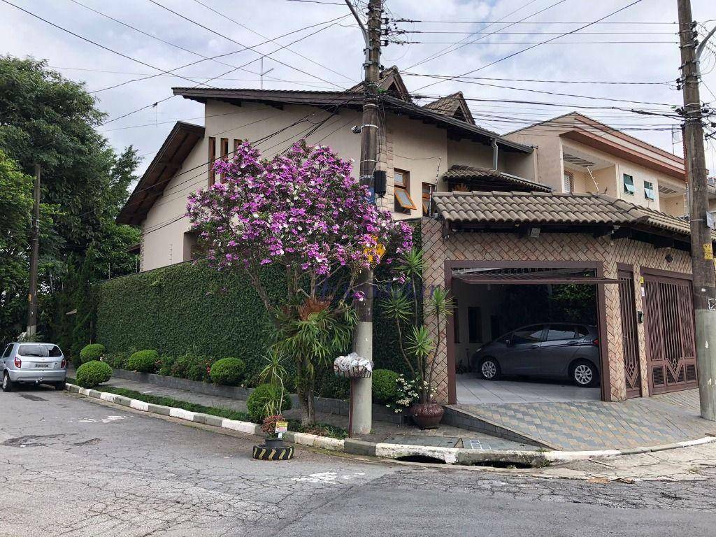 Sobrado à venda com 4 quartos, 324m² - Foto 2