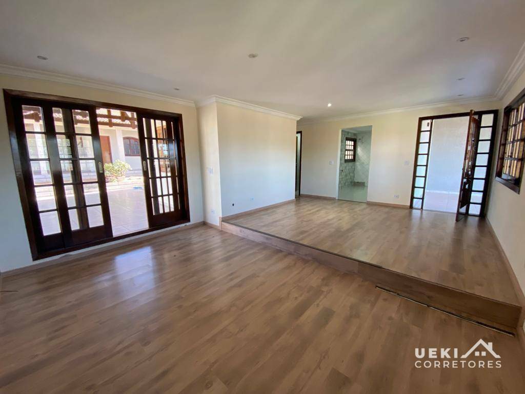 Casa à venda e aluguel com 5 quartos, 220m² - Foto 5
