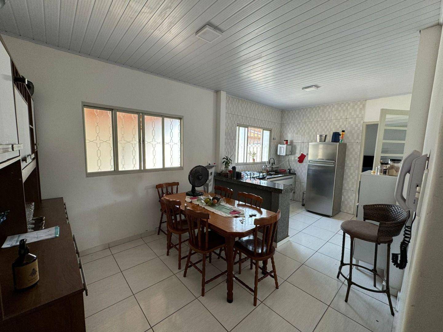 Casa à venda com 3 quartos, 225M2 - Foto 8