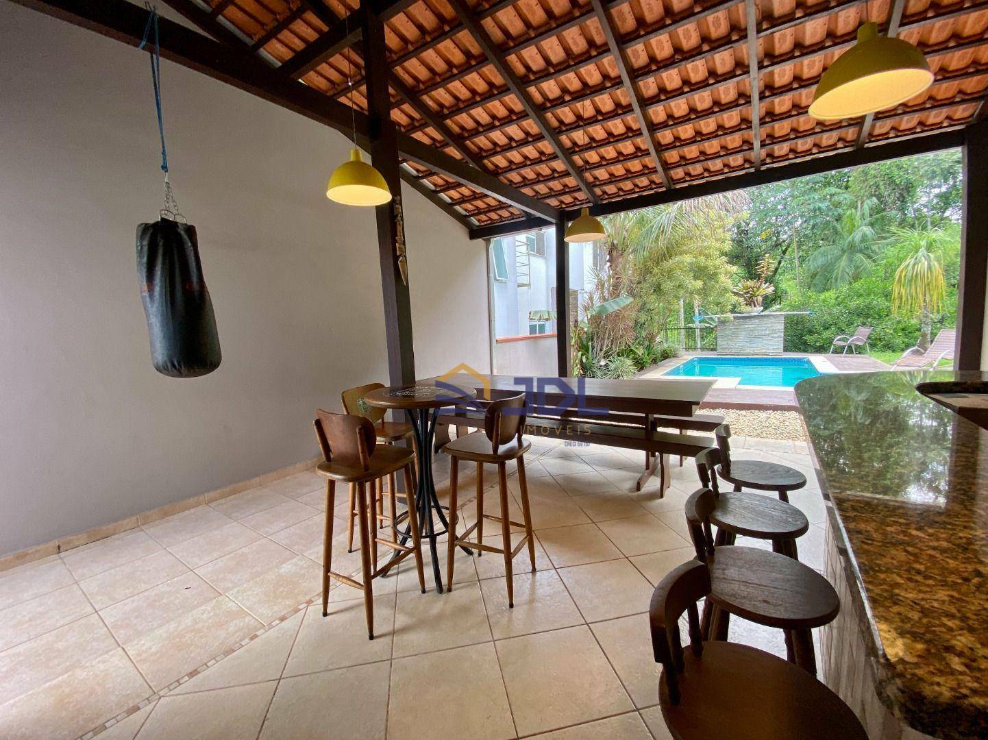 Casa à venda com 3 quartos, 250m² - Foto 9