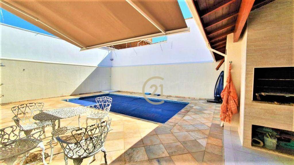 Casa à venda com 4 quartos, 277m² - Foto 2