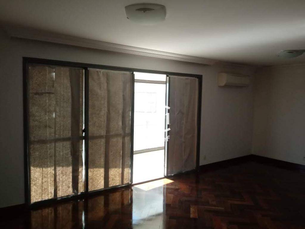 Apartamento à venda com 2 quartos, 170m² - Foto 2