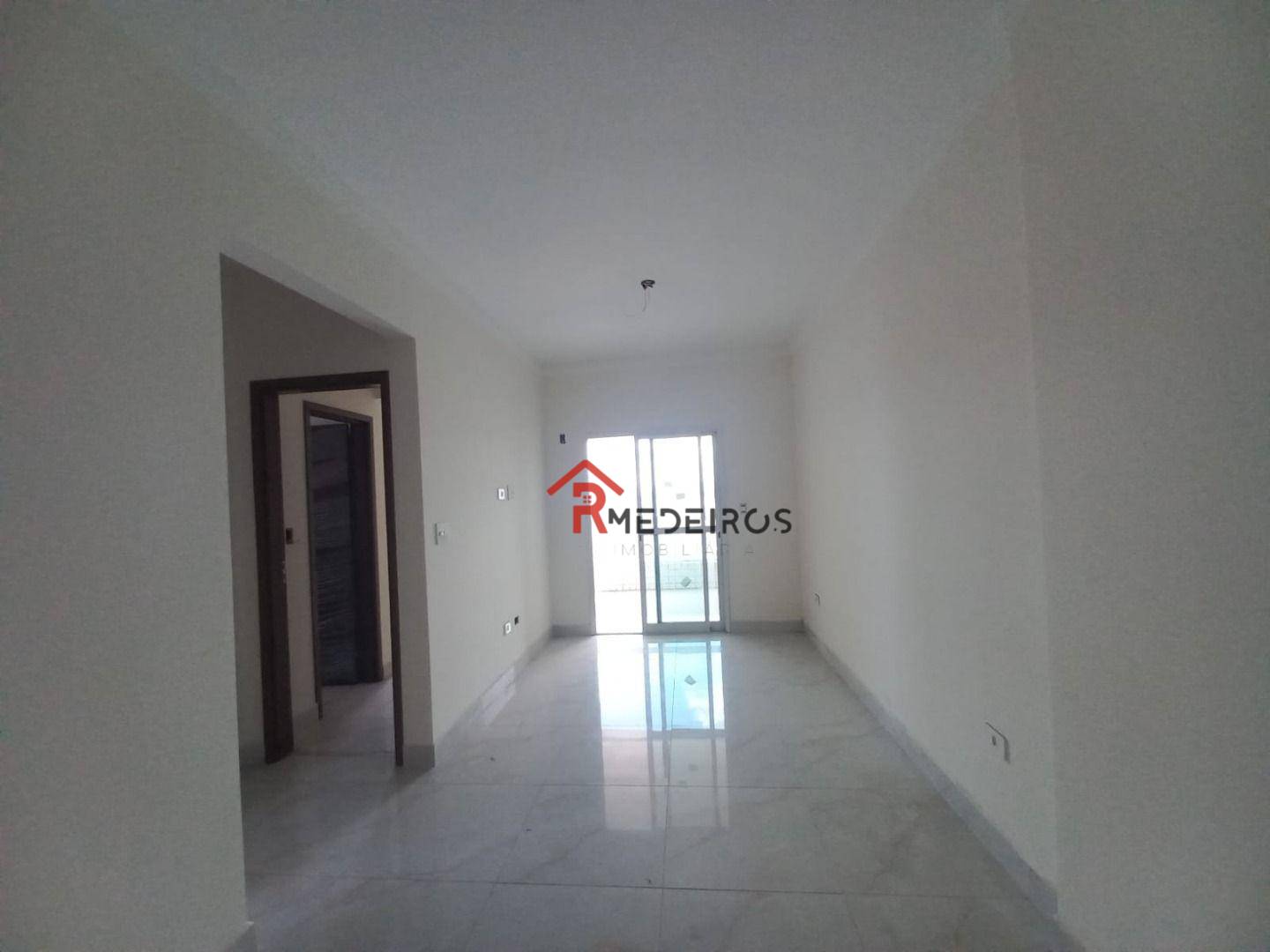 Apartamento à venda com 2 quartos, 65m² - Foto 2