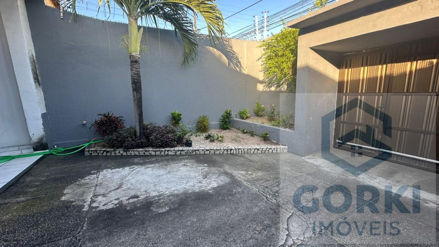 Casa à venda com 4 quartos, 128m² - Foto 2