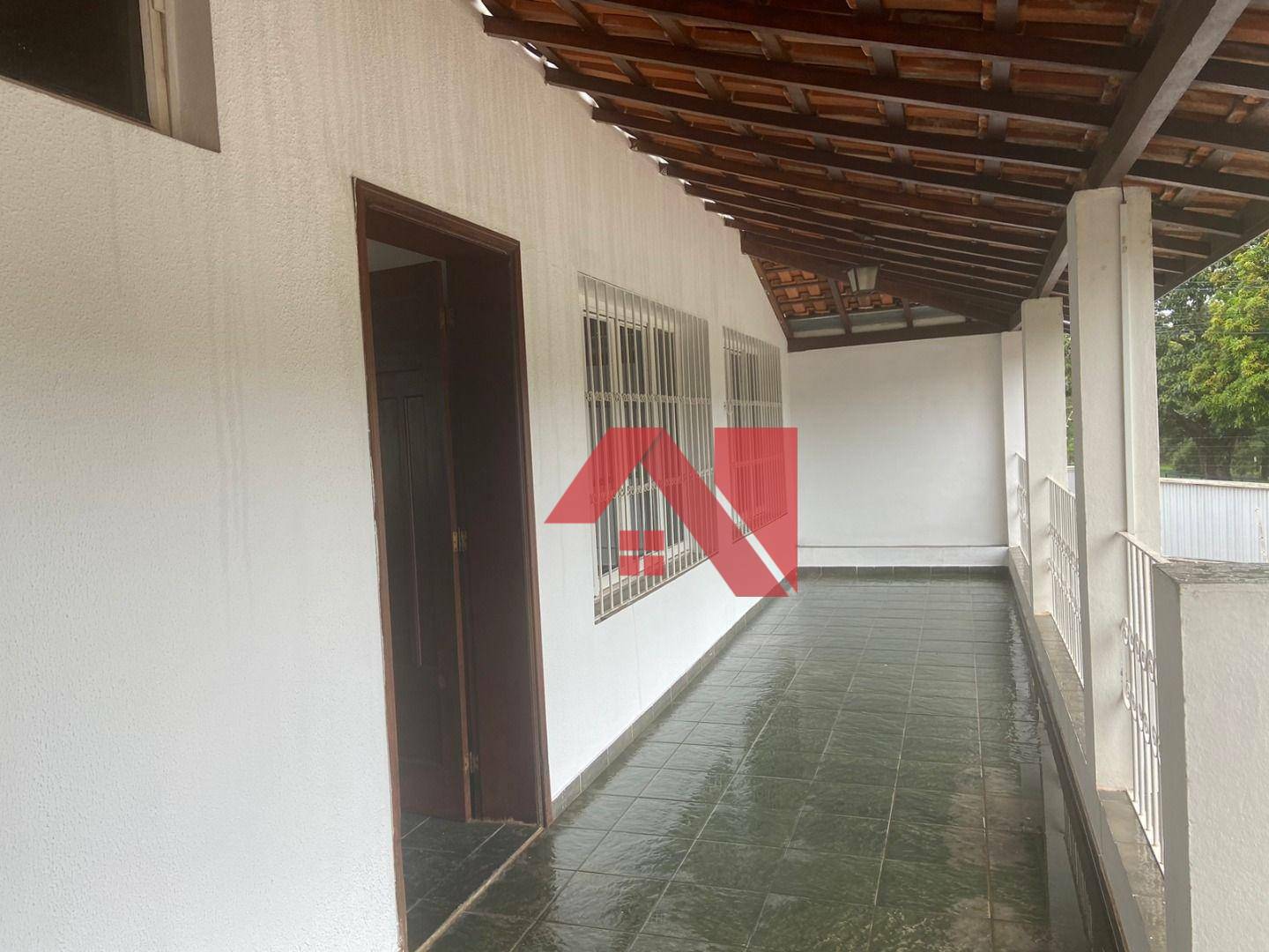 Casa para alugar com 3 quartos, 236m² - Foto 2