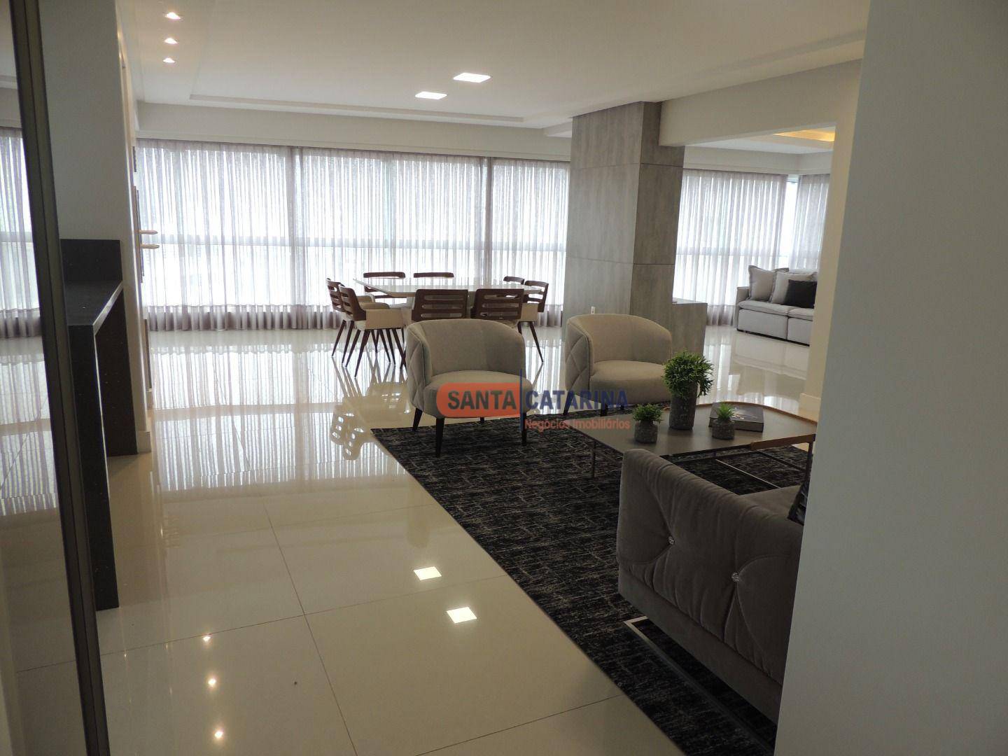 Apartamento à venda com 3 quartos, 155m² - Foto 1