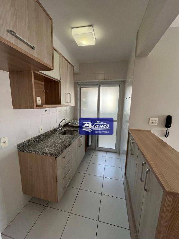 Apartamento para alugar com 3 quartos, 69m² - Foto 2