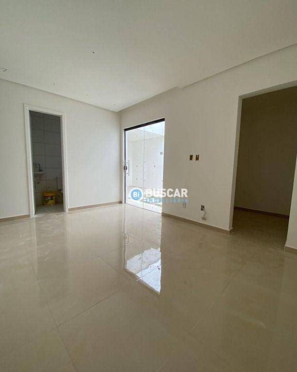 Casa à venda com 3 quartos, 66m² - Foto 4