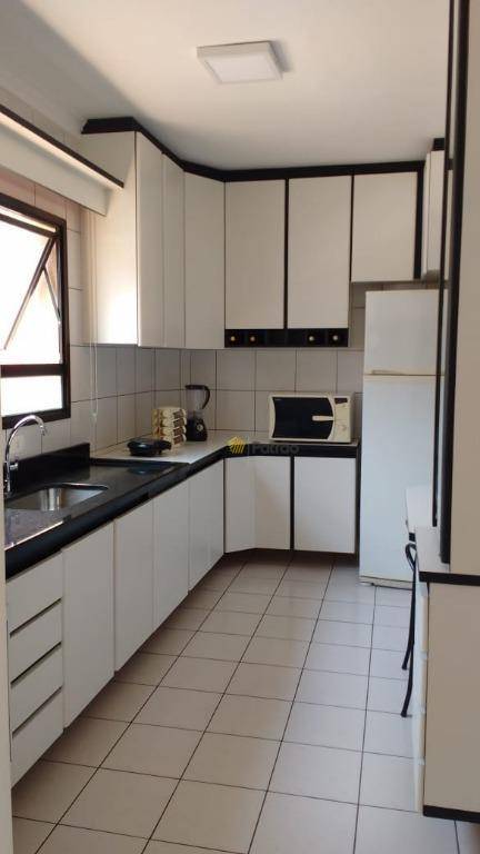 Apartamento à venda com 3 quartos, 98m² - Foto 7