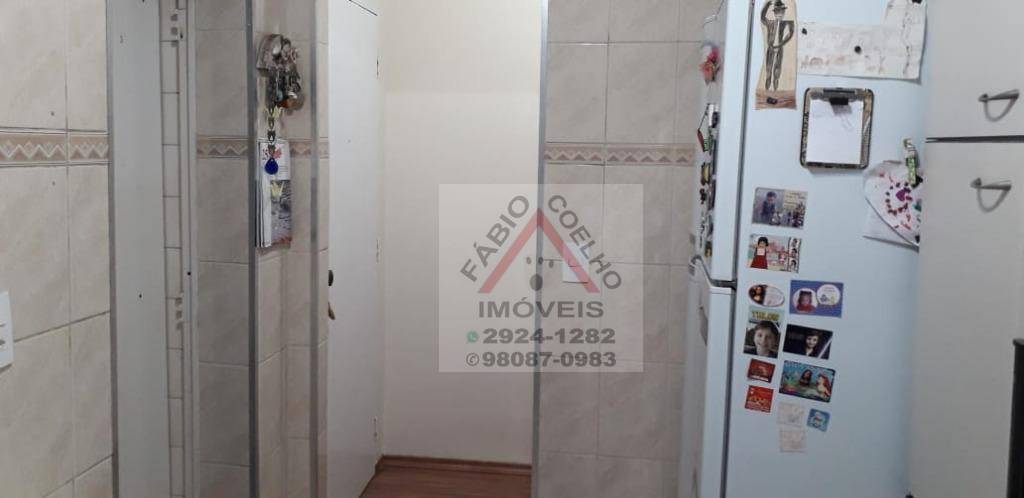 Apartamento à venda com 2 quartos, 70m² - Foto 4