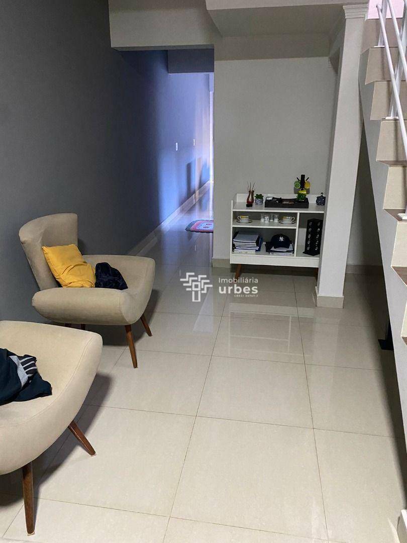 Casa à venda com 2 quartos, 171m² - Foto 1