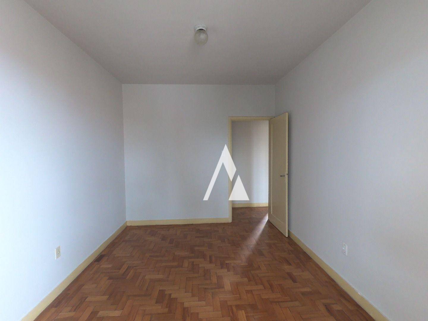 Apartamento para alugar com 3 quartos, 96m² - Foto 9