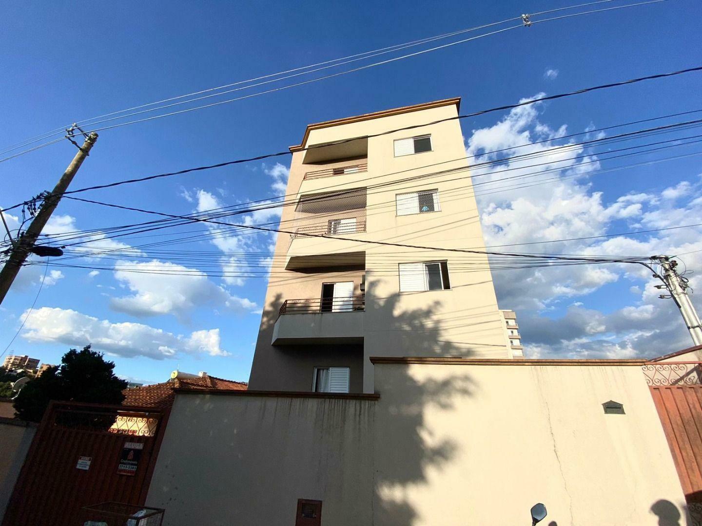 Apartamento à venda com 3 quartos, 95m² - Foto 1