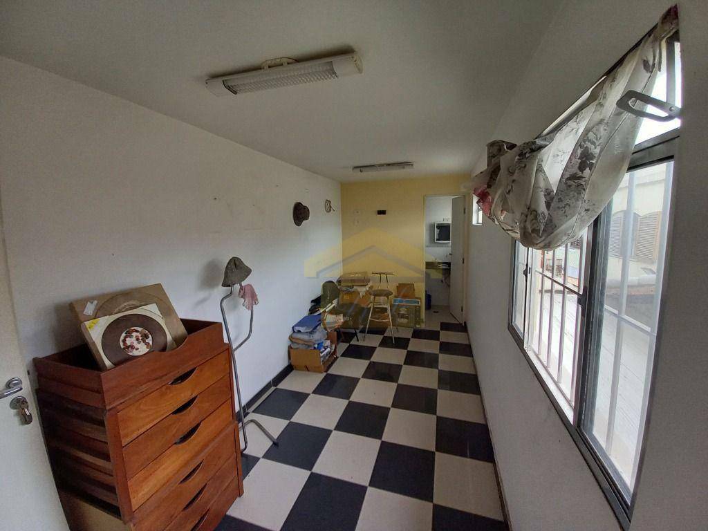 Casa à venda e aluguel com 3 quartos, 220m² - Foto 34