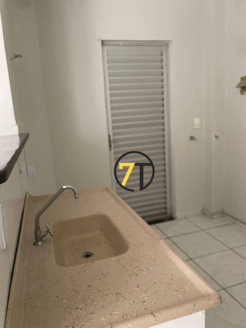 Apartamento para alugar com 2 quartos, 40m² - Foto 8