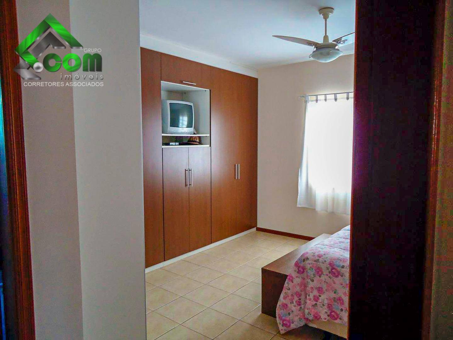 Casa à venda com 3 quartos, 240m² - Foto 32