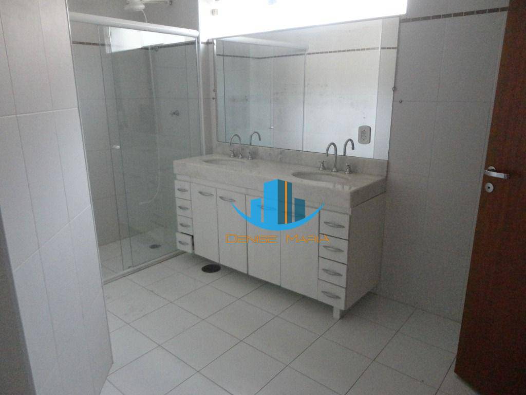 Casa de Condomínio para alugar com 4 quartos, 240m² - Foto 19