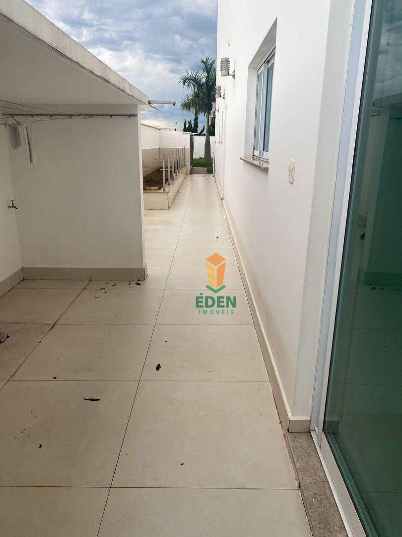 Casa de Condomínio à venda com 4 quartos, 950m² - Foto 25