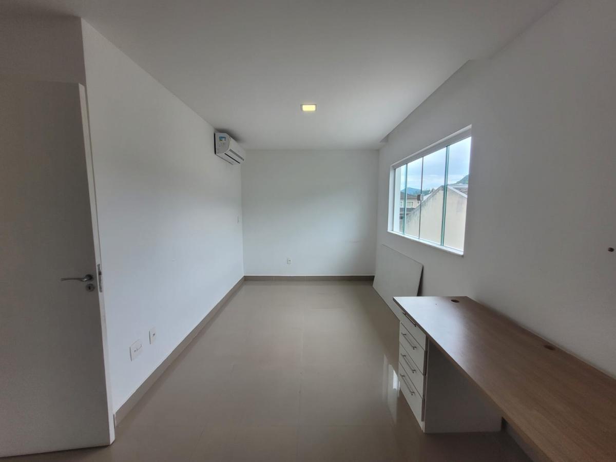 Casa de Condomínio à venda com 4 quartos, 370m² - Foto 25