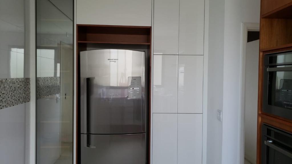 Apartamento à venda com 3 quartos, 240m² - Foto 7