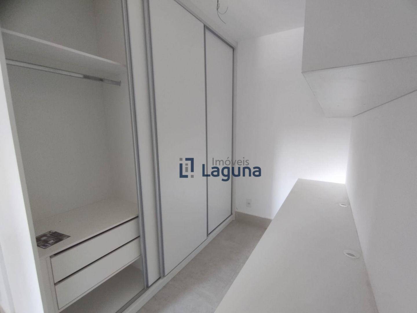 Apartamento para alugar com 1 quarto, 65m² - Foto 19