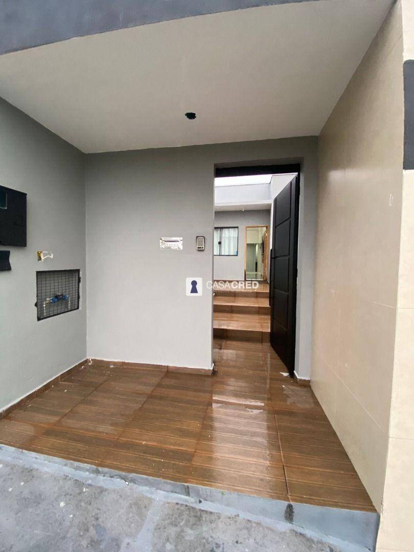 Casa à venda com 2 quartos, 90m² - Foto 3