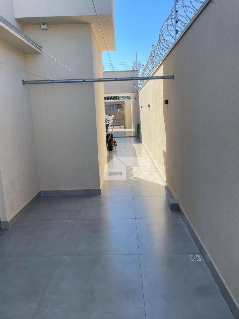 Casa à venda com 4 quartos, 250m² - Foto 5