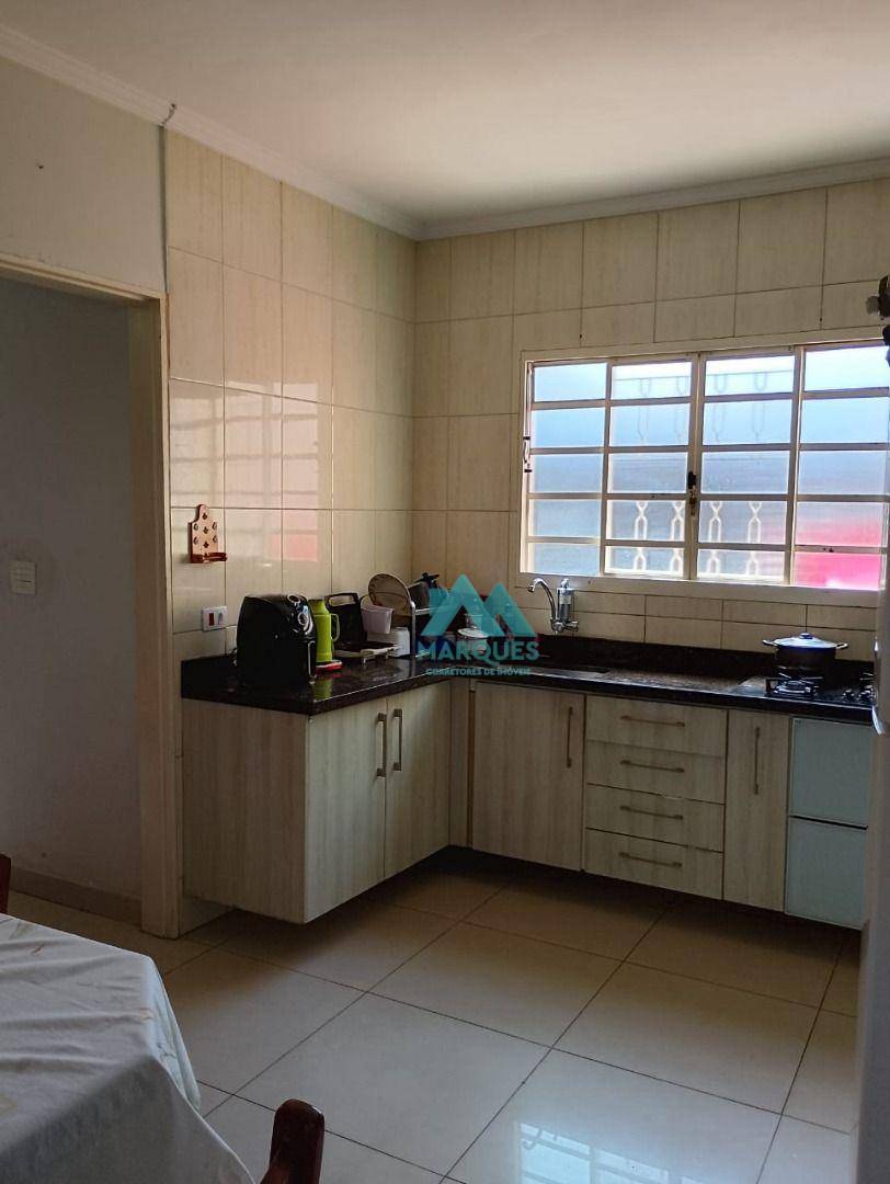 Casa à venda com 2 quartos, 130m² - Foto 10